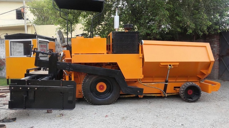 Apollo Paver Machine from Vishwakarma Engineering Works