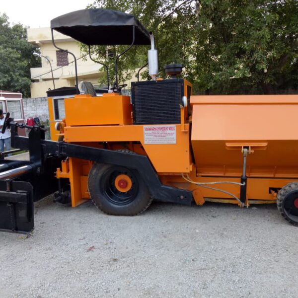 Apollo Paver Machine from Vishwakarma Engineering Works